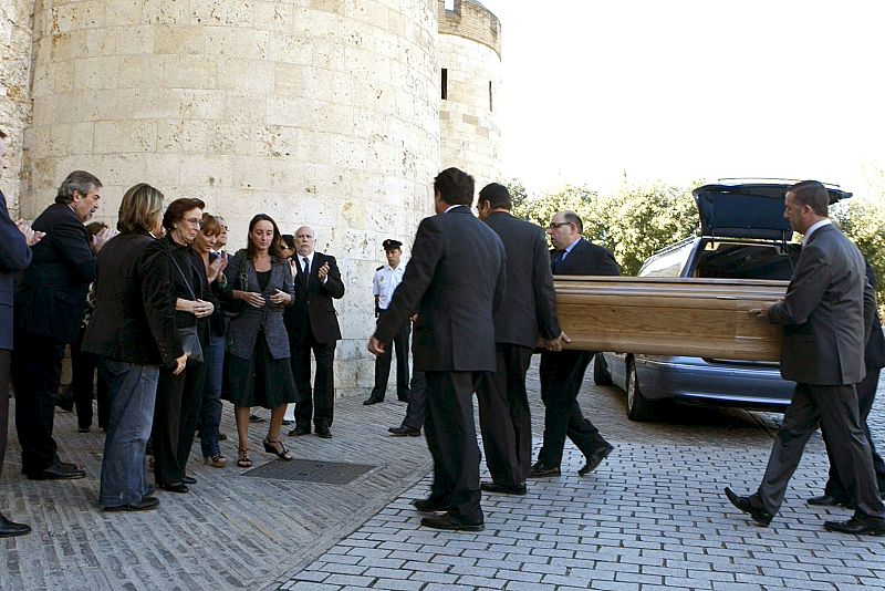 LA CAPILLA ARDIENTE DE JOSÉ A. LABORDETA SE ABRE AL PÚBLICO