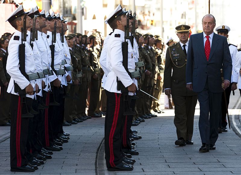 LOS REYES LLEGAN A SAN FERNANDO PARA CONMEMORAR EL NACIMIENTO DEL PARLAMENTO