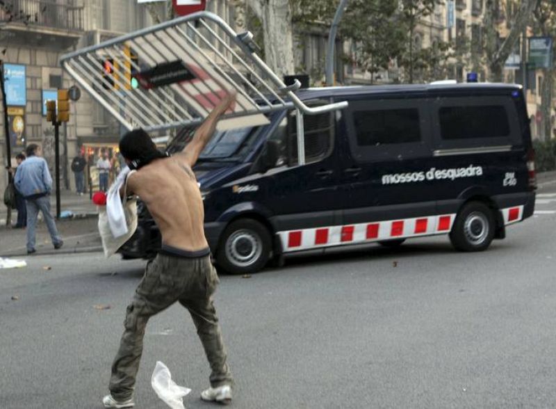 DISTURBIOS DURANTE LA HUELGA GENERAL EN BARCELONA