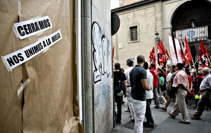 Un momento de la manifestación del sindicato de la CGT que ha recorrido algunas calles del centro de Madrid con motivo de la huelga general.