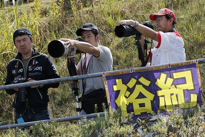 Los fotógrafos tampoco se pierden detalle. Es su trabajo.