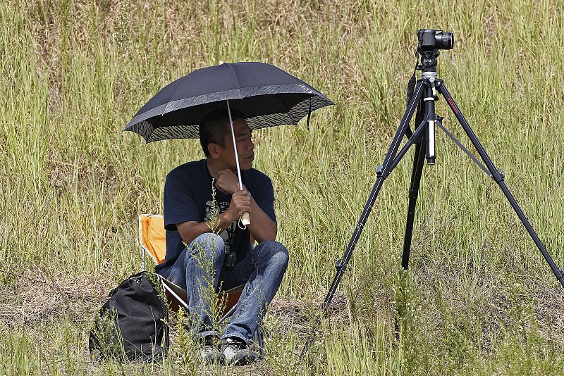 Con un tiempo tan inestable como el de Motegi, el paraguas vale tanto para sol como para lluvia.