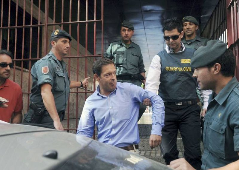 El director de la Gerencia de Urbanismo de Murcia, Alberto Guerra, detenido en el marco de una investigación policial sobre presuntas irregularidades urbanísticas, ha sido trasladado al cuartel de la Guardia Civil. 