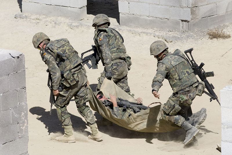 Miembros de la Brigada Alfonso XIII han realizado un ejercicio de simulación de hostigamiento a la fuerza con el levantamiento de la insurgencia en un poblado afgano. Durante la simulación se han efectuado disparos de fogueo y se han producido varias