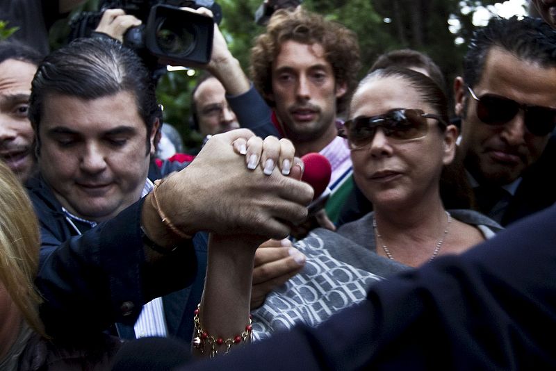 LA PANTOJA RECIBE LA NOTIFICACION DEL CASO MALAYA