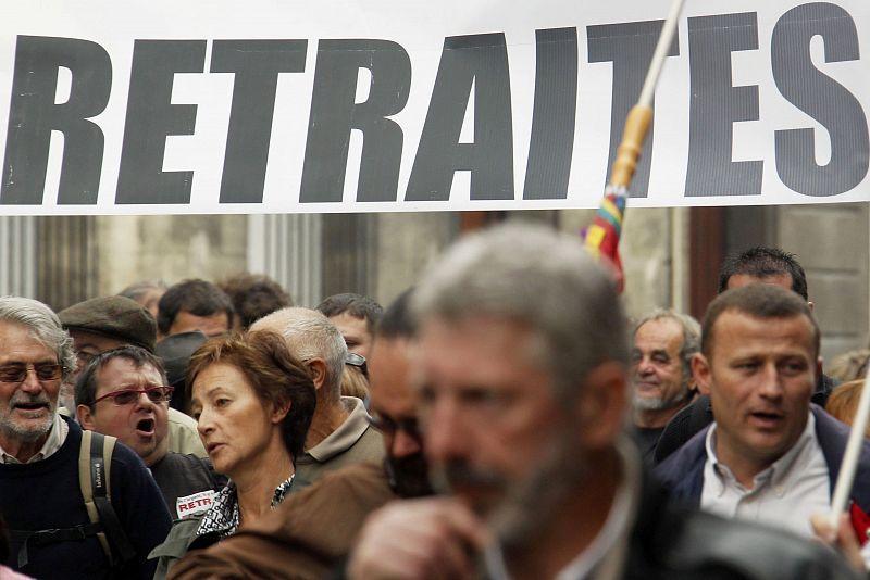 Students, private and public sector workers attend a demonstration over pension reform in Bordeaux