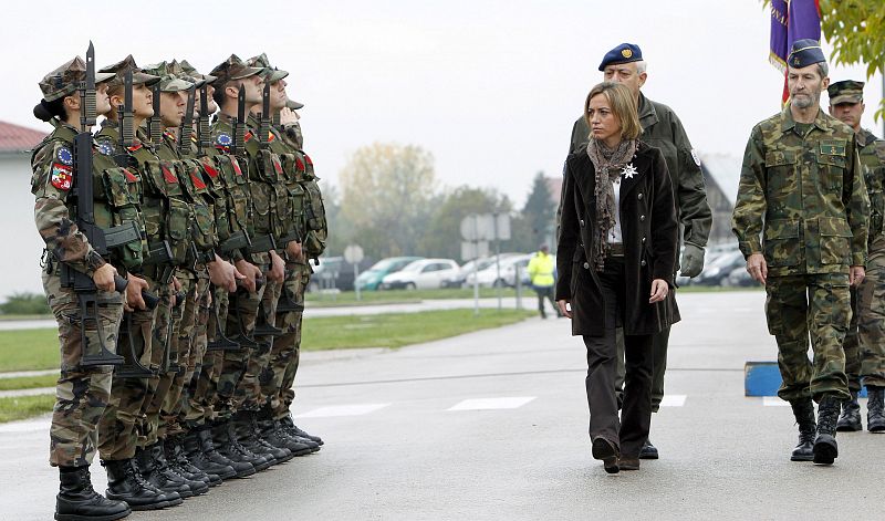 MINISTRA DE DEFENSA EN BOSNIA