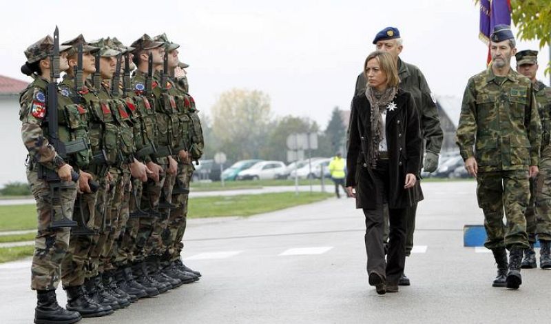 MINISTRA DE DEFENSA EN BOSNIA