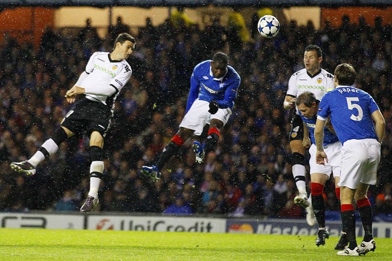Maurice Edu también ha anotado en propia puerta el gol que suponía el empate para el Valencia.