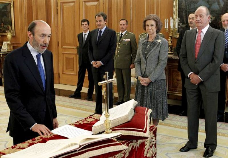 LOS NUEVOS MINISTROS PROMETEN SUS CARGOS ANTE EL REY EN ZARZUELA