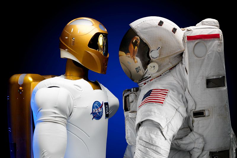 Robonaut 2, que irá al espacio a bordo del Discovery en su última misión, se convertirá en el primer astronauta robot de la historia