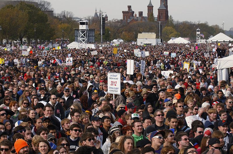 Más de 80.000 personas se han concentrado en Washington en una "marcha para restaurar la cordura" en EE.UU.