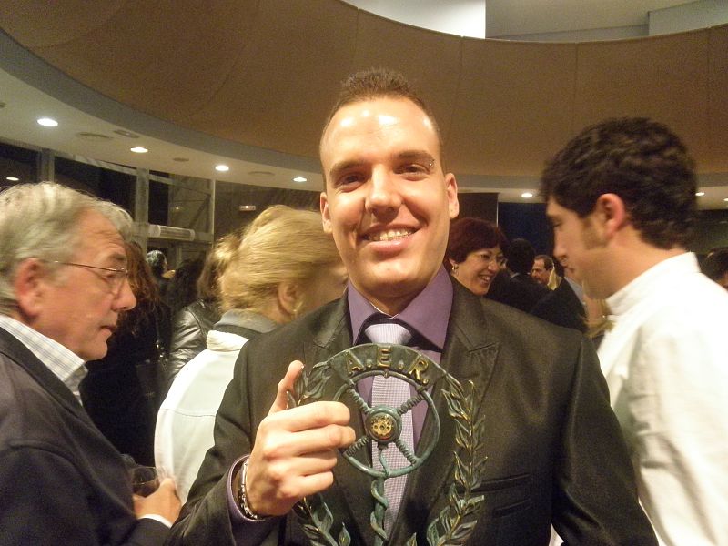 Eduardo Lario ha recibido el premio al 'Mejor Técnico de Control de Sonido'en la II Edición de los Premiso de la Academia de Radio