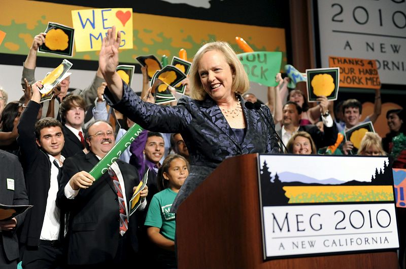 La candidata republicana a gobernadora de California Meg Whitman pronuncia un discurso para admitir su derrota ante su contrincante demócrata Jerry Brown, en Los Ángeles, en el estado de California.