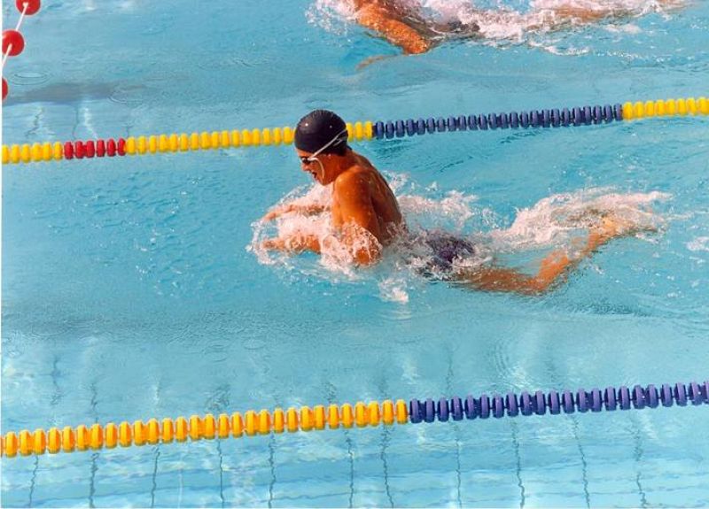 La natación es uno de los deportes preferidos de Albert Rivera