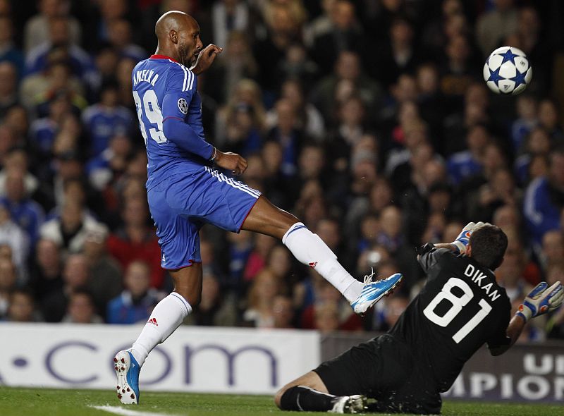 Anelka marca para el Chelsea en Stamford Bridge.