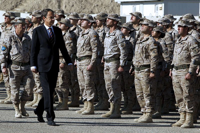 ZAPATERO VISITA TROPAS