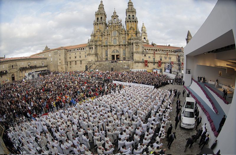 MISA EN LA PLAZA DEL OBRADOIRO