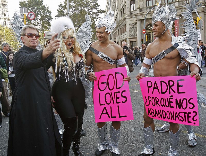 MANIFESTACION CONTRA VISITA PAPA A BARCELONA