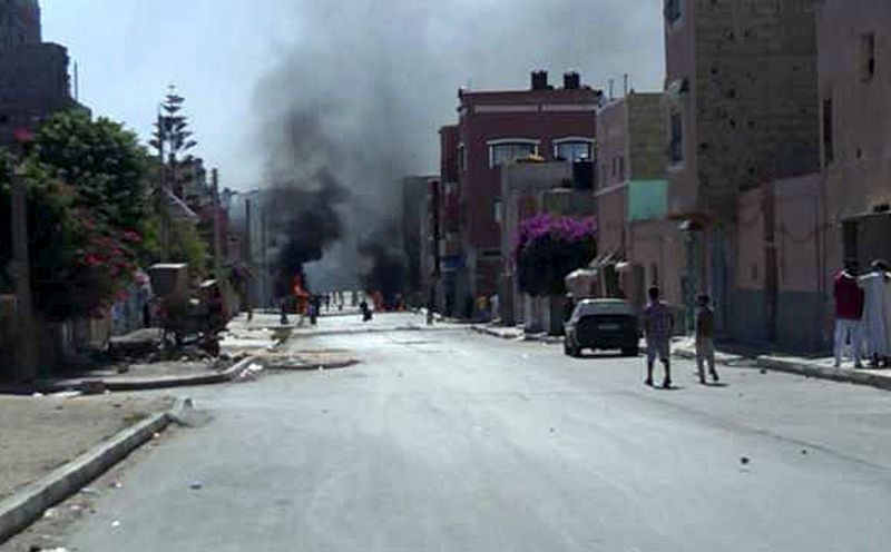 Foto suministrada por activistas saharauis de las consecuencias de los disturbios en las calles de la ciudad de El Aaiún