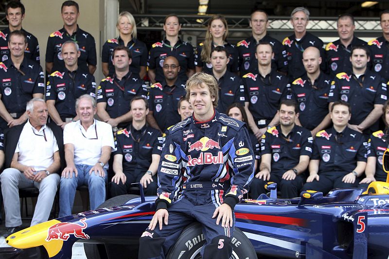 El piloto alemán de Red Bull, Sebastian Vettel, en un detalle de la foto del equipo Red Bull.