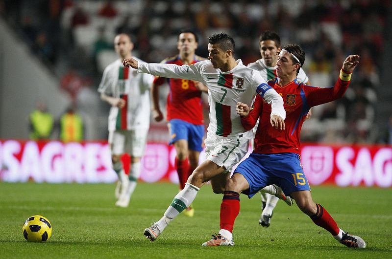 Ramos y Cristiano, compañeros en Madrid, se encontraron más de una vez en la banda frente a frente