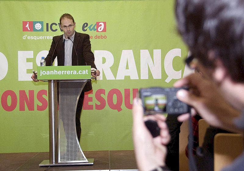 El candidato de ICV-EUiA a la presidencia de la Generalitat, Joan Herrera, en un acto en Lleida.