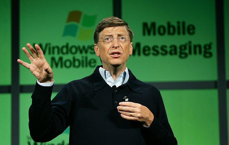 2005 - Bill Gates presenta la versión 5.0 de Windows Mobile