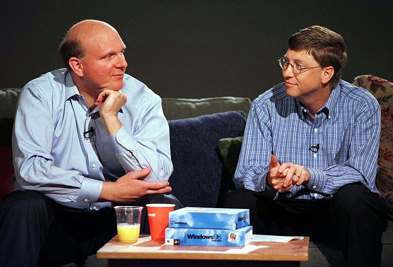 1998 - Steve Ballmer fue nombrado presidente de Microsoft en julio de 1998.