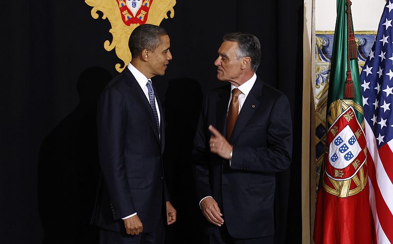 Barack Obama y el presidente portugués Anibal Cavaco en el palacio presidencial