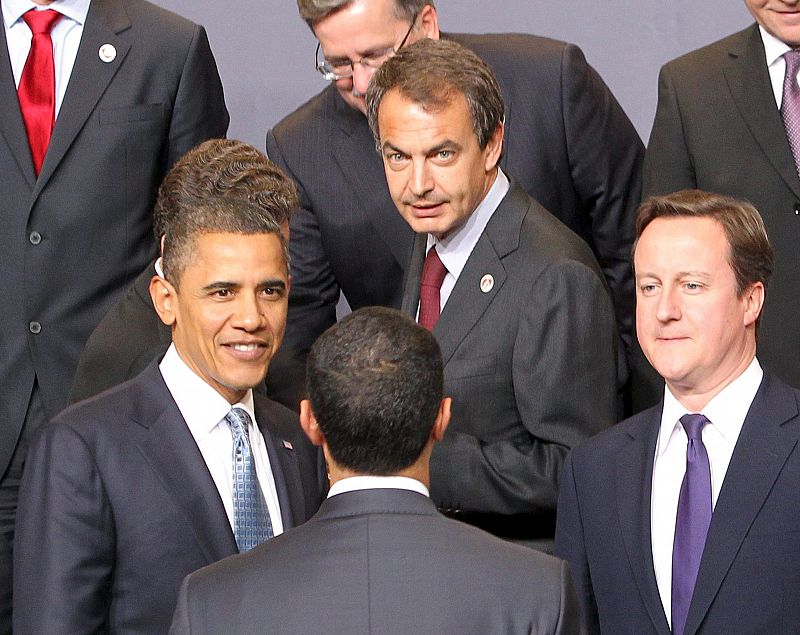 El presidente del Gobierno español, José Luis Rodríguez Zapatero, junto al presidente de Estados Unidos, Barack Obama, y al primer ministro británico, David Cameron.