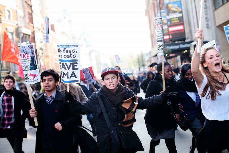 Es la segunda vez que los estudiantes británicos salen a la calle para protestar contra la subida de las tasas universitarias.