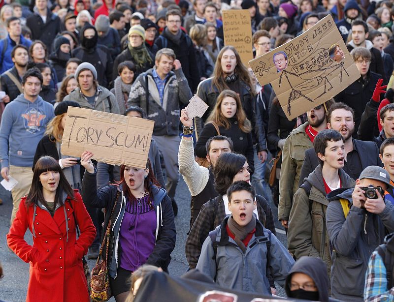 "Conservadores, escoria", se ha vuelto a leer en las pancartas de los manifestantes.