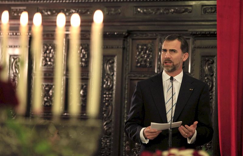 Don Felipe de Borbón pronuncia unas palabras durante la cena de gala celebrada en el Palacio de Gobierno de Lima.