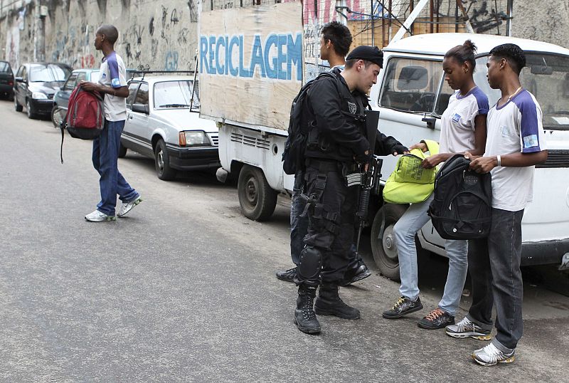 La guerra entre Policía y narcos dura ya cinco días y pone en entredicho a la ciudad olímpica.