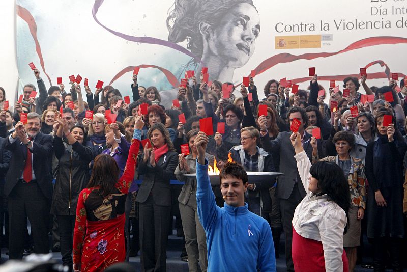 Vista general del acto de homenaje en el Instituto de la Mujer, presidido por la ministra de Sanidad, Política Social e Igualdad, Leire Pajín.