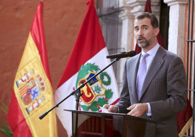 El príncipe Felipe durante el discurso que ha pronunciado en la Casa de Moral, en Arequipa, donde han concluido su visita oficial a Perú, que han calificado de "fructífera" y "provechosa". 