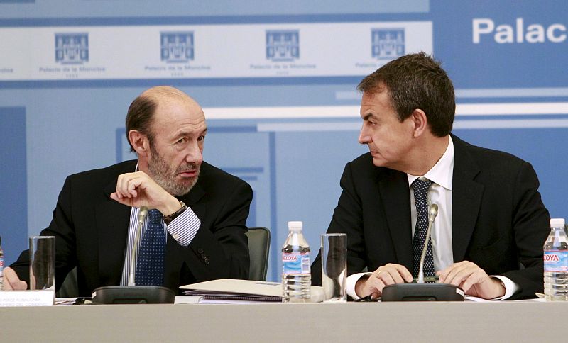 ZAPATERO SE REUNE CON PRINCIPALES EMPRESARIOS ESPAÑOLES