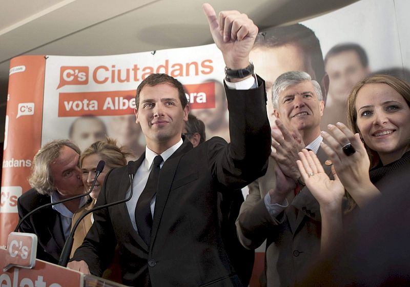 El candidato de Ciutadans a la presidencia de la Generalitat, Albert Rivera, durante la rueda de prensa que ha ofrecido esta noche en el Hotel Gallery de Barcelona para valorar los resultados de las elecciones catalanas en general.