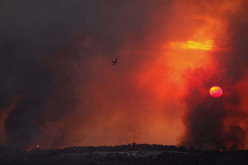 El primer ministro israelí, Benjamin Netanyahu, ha pedido apoyo aéreo a otros países para sofocar el incendio.