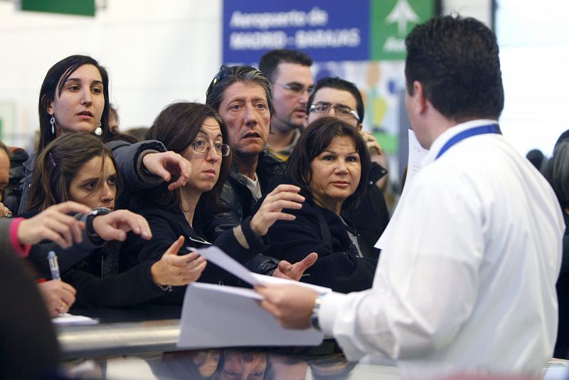 AEROPUERTOS-CONTROLADORES