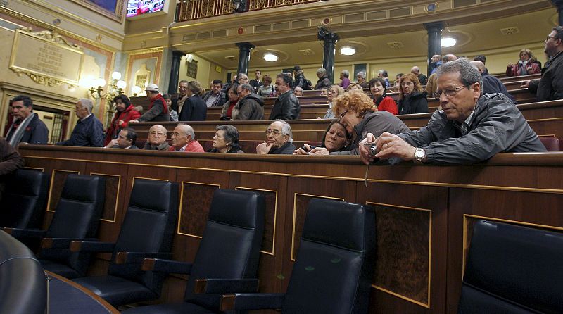 Los ciudadanos se han podido sentar en los escaños del hemiciclo