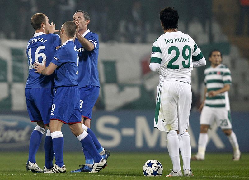 Kenny Miller celebra el gol del Rangers contra el Bursaspor.