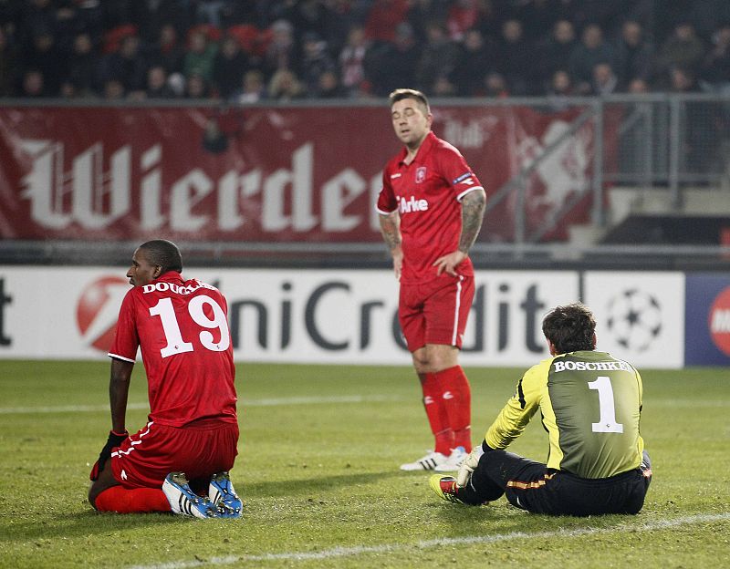 Janssen y Boschker se lamentan por el gol encajado por el Twente.