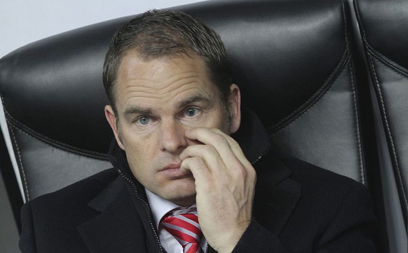 El entrenador del Ajax, Frank De Boer, antes del comienzo del encuentro correspondiente a la sexta jornada de la primera fase de la Liga de Campeones.