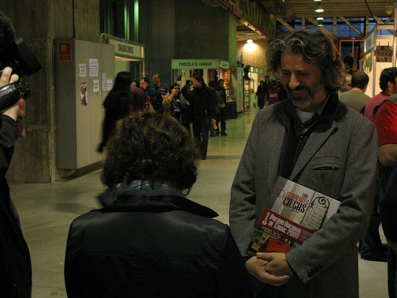 Bartolomé Seguí ('Las Serpientes ciegas') con un equipo de TVE