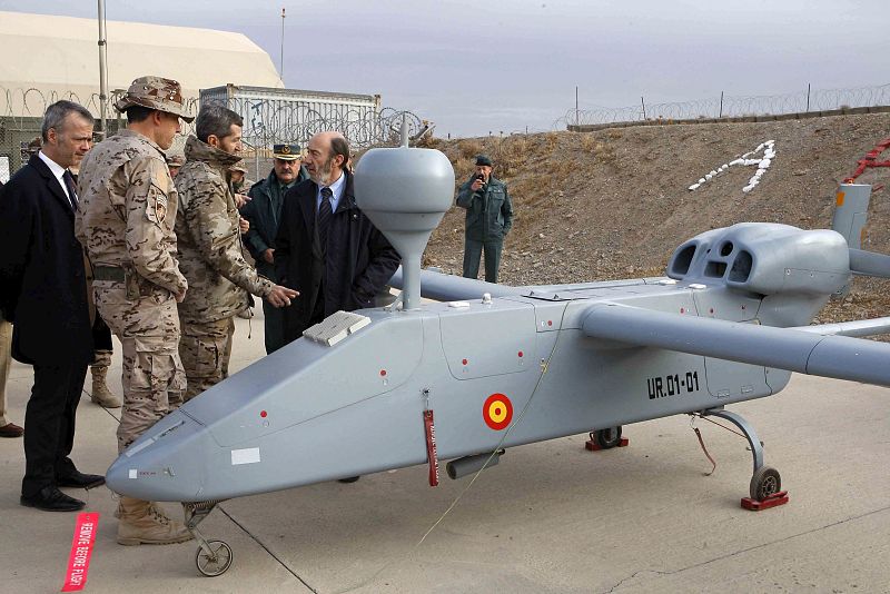 PÉREZ RUBALCABA EN AFGANISTÁN PARA VISITAR A LAS TROPAS ESPAÑOLAS