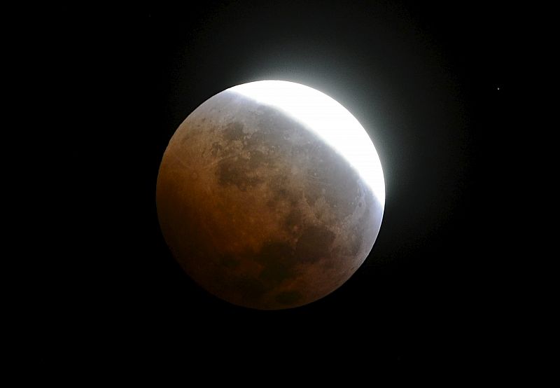 EL ECLIPSE DE LUNA TOTAL COINCIDE CON EL SOLSTICIO DE INVIERNO