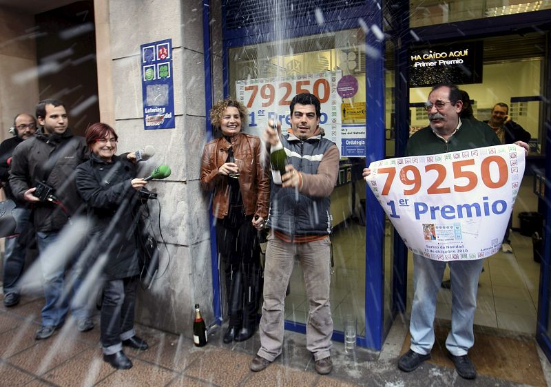 El Gordo deja en Eibar (Gipúzcoa) tres millones de euros al vender una serie completa del 79.250.