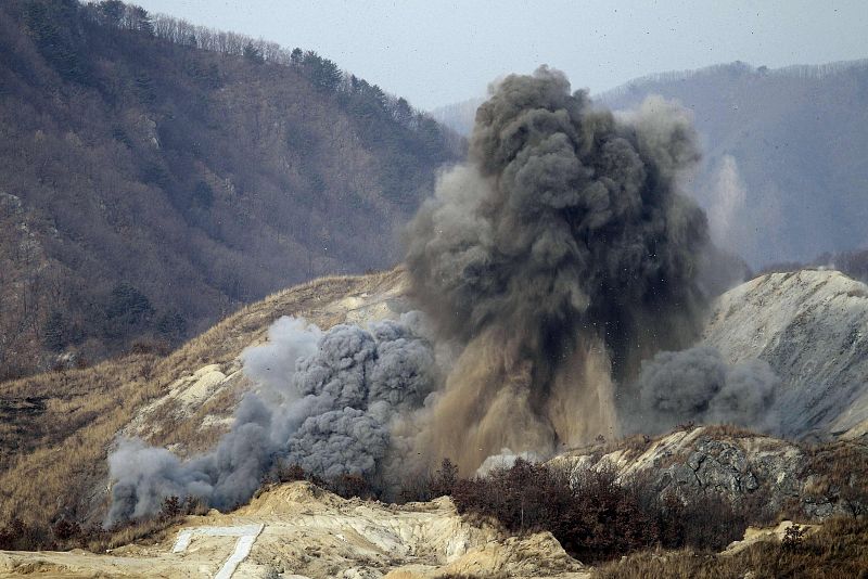 El presidente de Corea del Sur ha asegurado que los militares deben poner en marcha un "contraataque sin piedad" si Corea del Norte intenta repetir el tipo de "agresión sorpresa" en el Sur, como el bombardeo de la isla el pasado mes de noviembre.